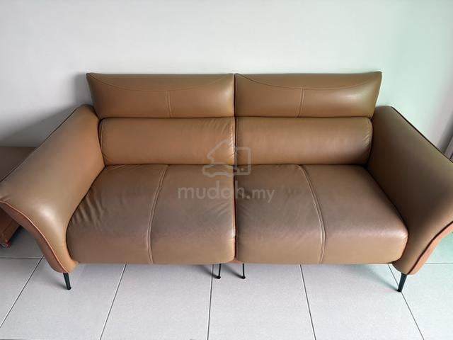 Sofa Terpakai 3 Tempat Duduk untuk Dijual  - photo 3 of 6