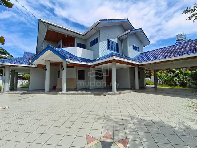 Bungalow house • kolombong • taman khidmat • furnished 1