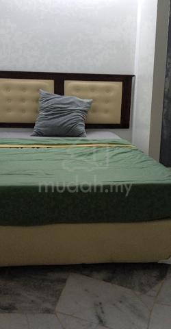 City Area window room for rent 1