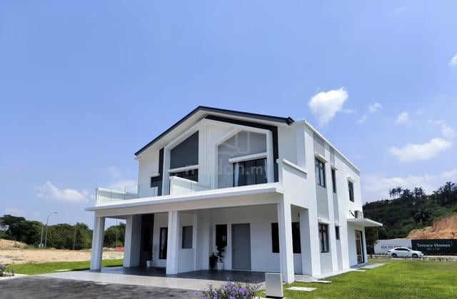 FIRST HOME? EASY WCE HIGHWAY ACCESS! BRAND NEW 2-STOREY 450k ONLY! 1