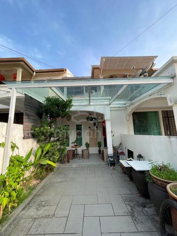 Renovated and furnished townhouse for sale Sungai Ara 1