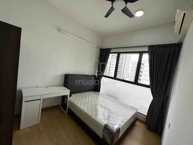 Country garden danga bay / room rent jb/ attach toilet / low deposit 1