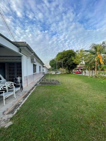 CORNER LOT : TAMAN FLORA HEIGHT, PASIR GUDANG (3,660sqft) NON BUMI LOT 1