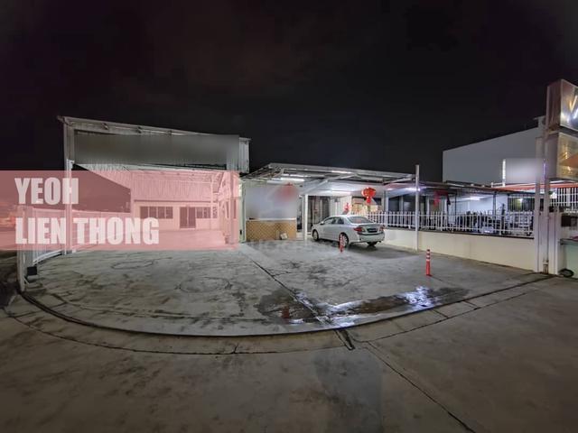 Terraced House Corner House With Big Compound at Jelutong 1