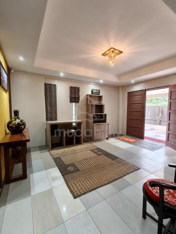 Spacious Double Storey Terrace Corner House For Rent📍Batu Lintang 1