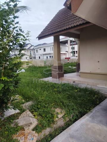 Dedaun-Bungalow Conner Unit,near Design Village,Stadium,Industrial 1