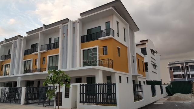 2.5 Storey Endlot Setia Utama House Setia Alam Crista Caffra Fusca 1