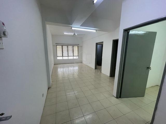 Dataran Otomobil Apartment 1