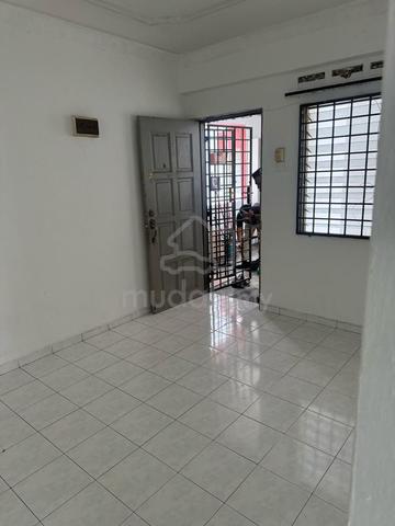 Pangsapuri Meranti (Taman Universiti) 1