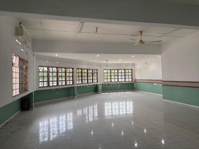 Office Space/ Shop house for Rent at Jalan Changkat Jong Teluk Intan 2