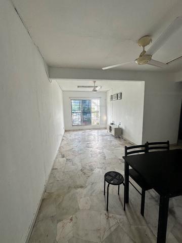 Apartment Pantai Indah Fasa 1 1