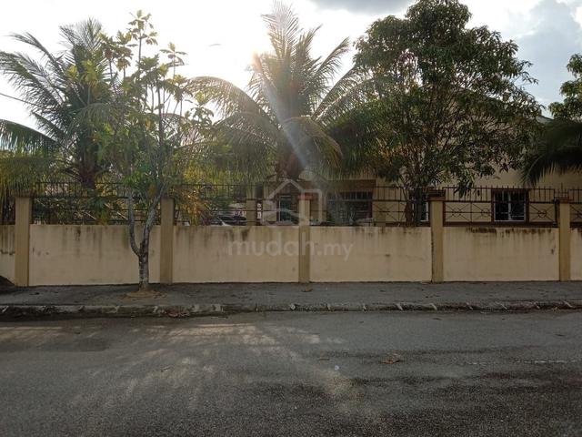 Rumah Teres 1 Tingkat (Corner Lot) Halaman Meru Permai 5