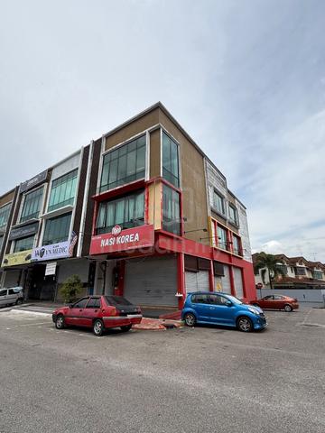 Taman Pulai Flora @ Skudai Three Storey (End Lot)Shop Facing Main Road 1