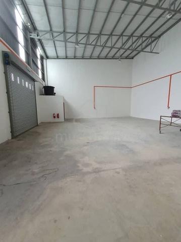 Senai Saleng 3 Storey Cluster Factory Good Condition For Sale 1