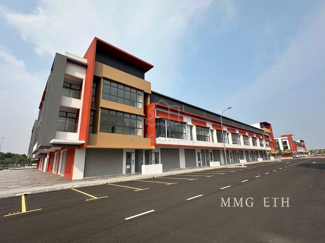 Rimbayu 3 Storey Corner Shop 45x70 Brand New Unit Nice Location 1