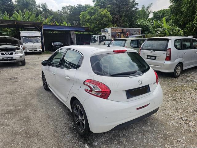 2013 Peugeot 208 1.6 VTi ALLURE (A) - 4