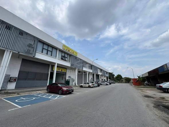 Taman Klang Utama 1.5 Sty Terrace Factory freehold Built Up 2,750 sf 1