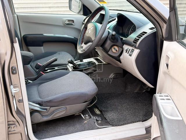 Mitsubishi Triton 2.5 A 4X4 Facelift - 4