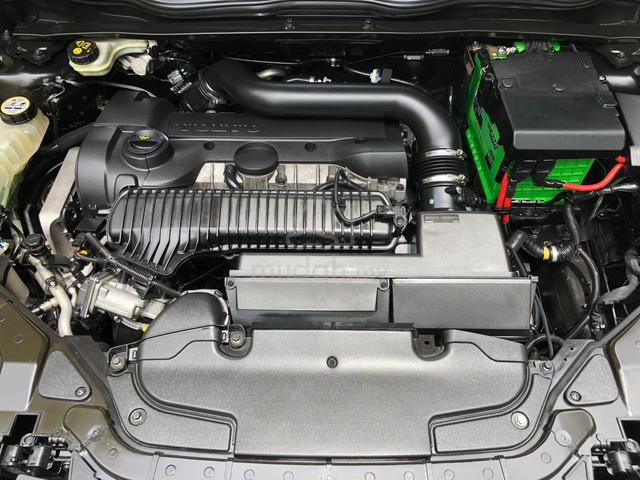 2015 Volvo V40 2.0 CROSS COUNTRY T5 (A) - 5