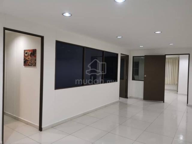 Diamond Square nice unit tiles flooring 2 Aircon 2 partition room 1