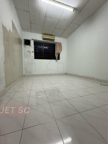 Taman Desawan Klang 20x70 Renovated Double Storey House 1
