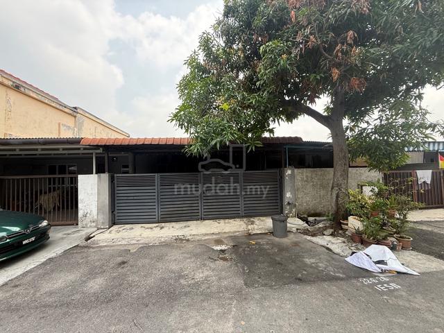 RENOVATED | Single Storey Terrace TAMAN PENDAMAR INDAH , Port Klang 1