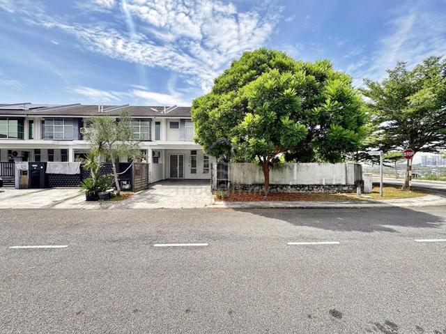 HUGE LAND Double Storey CORNER LOT Terrace Bangi Avenue 1