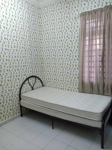 Bilik Sewa Perempuan 1