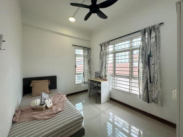 Single Room for rent at Residensi Desa @ Happy Garden 1