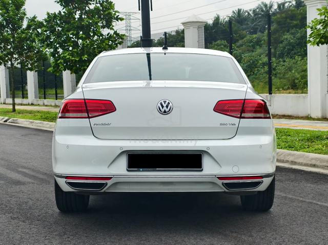2019 Volkswagen PASSAT 2.0 HIGHLINE VW Service F/L - 3