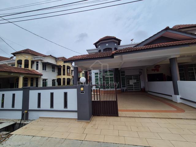 Semi detached house at Taman Permatang Pasir Permai for rent 1