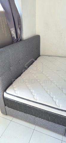 King size bed with frame (under warranty) - photo 2 of 4