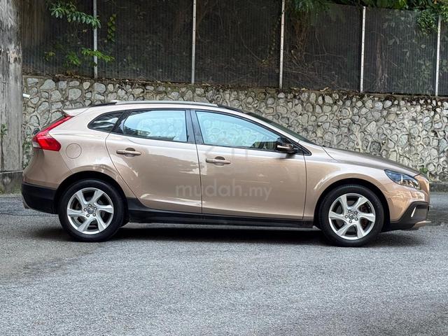 Volvo V40 2.0 CROSS COUNTRY T5 (A) 5 YRS WARRANTY - 3