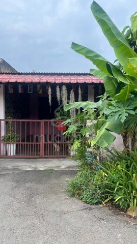 [Extra tanah belakang 10 kaki ]Taman Seri Telok Mas Melaka 1