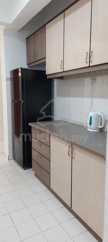 Large King Room 100m from Mutiara MRT Station 4