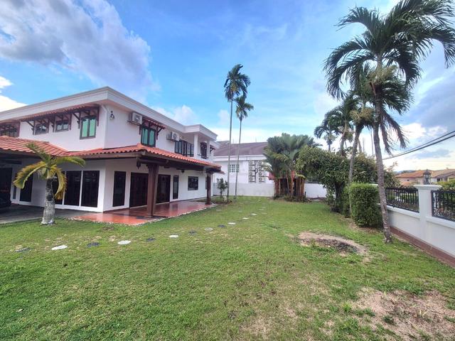 Renovated Corner Lot Semi D, Impian Gemilang @Saujana Impian Kajang 1