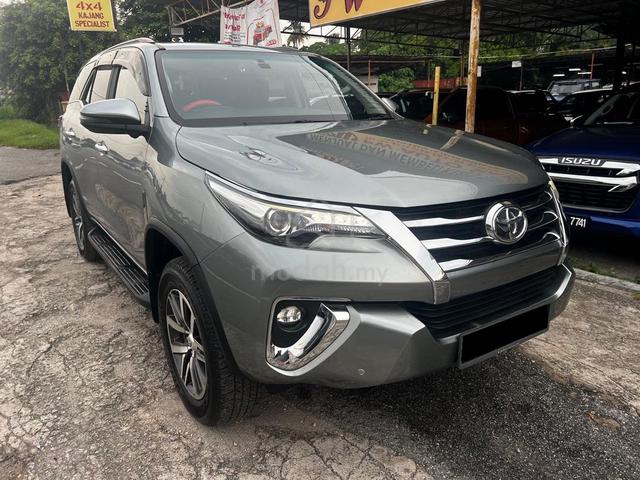 TOYOTA FORTUNER 2.7(A) SRZ 2TR VVT-I 6SPD 4X4 suv - 4