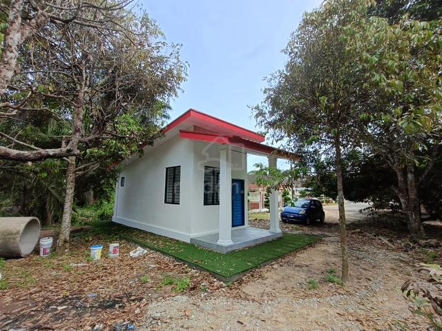 3 Studio Bangalow Houses + Residential Land With Durian, Freehold 1