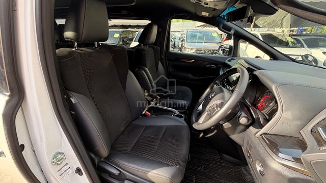 Toyota Alphard Type Gold FULL LOAN/FAST APPROVAL - 5