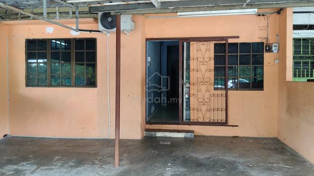 4-bedroom 1.5-STOREY HOUSE FOR RENT ** 1