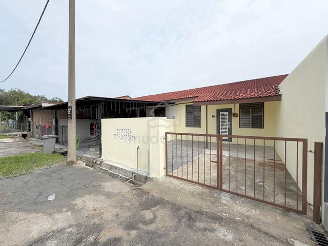 Single Storey Terrace Taman Vista Jaya Lukut, Port Dickson 1