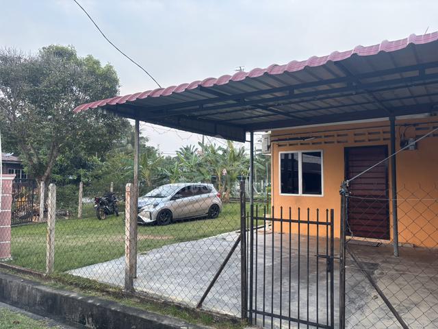 fully furnished corner lot house for rent 1