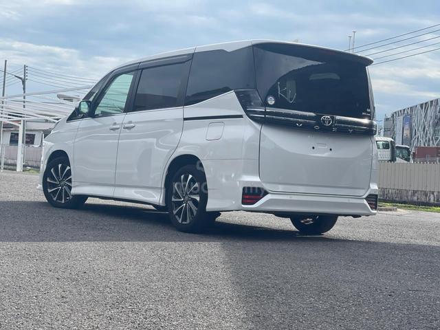 TOYOTA VOXY SZ LATEST 2.0 (7 SEATERs) UNREGISTERED - 2