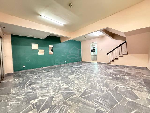Nonbumi Urgently Jual Double Storey Taman Pinggiran Senawang Seremban 1