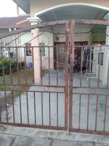 Partially Furnished Selangor Shah Alam Room For Rent 1