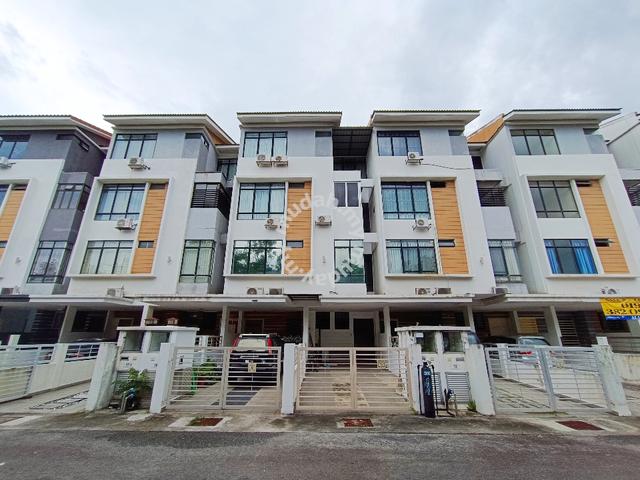 FULLY FURNISH‼️2.5 Storey Townhouse Lake View Homes, Taman Tasik Prima 1