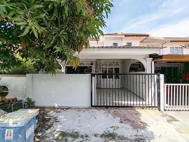 RENOVATED & FULL LOAN - 2 Storey Taman Banting Baru, Selangor 1