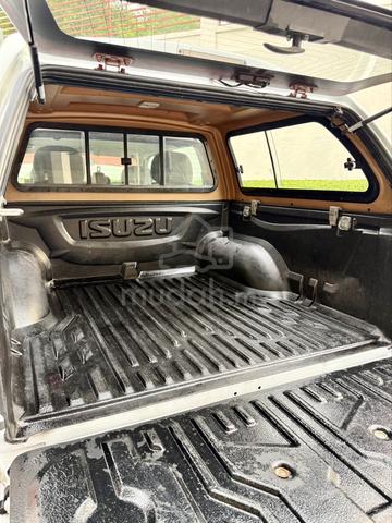 2010 Isuzu D-MAX 2.5 4x2 (STANDARD) (M) - 5
