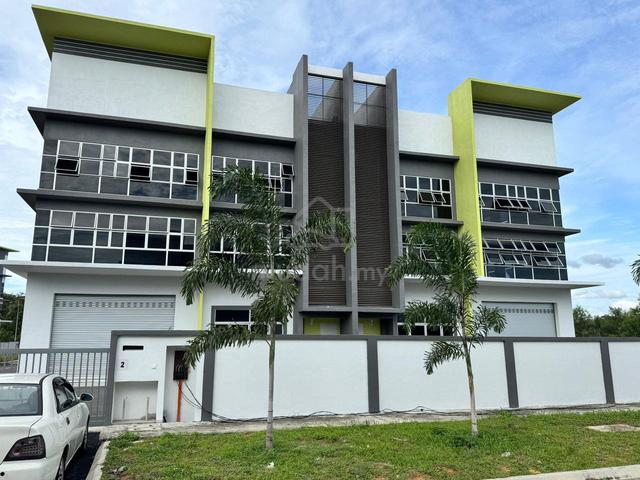 Puchong Perdana Industrial park 3 Storey Semi Detached Factory 100AMP 1