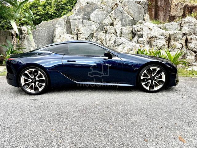 2017 Lexus LC500 COUPE 5.0L (A) - 4